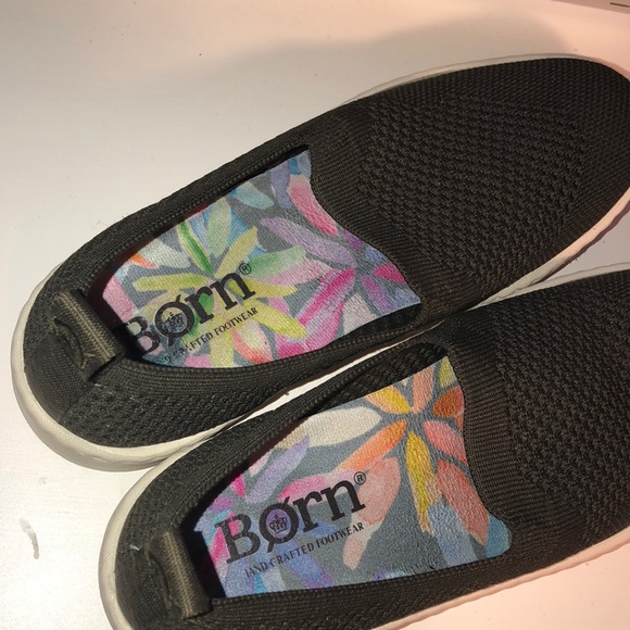 Sun Slip On Sneaker By Born Size 8.5 - Picture 1 of 5